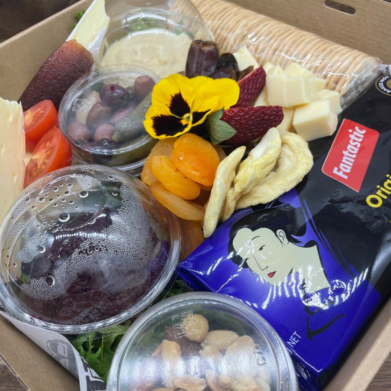Cheese and Nibbles Box
